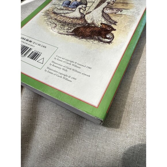 Charlotte's Web: Full Color Edition A Newbery Honor Award Winner, E. B. White - Picture 3 of 7